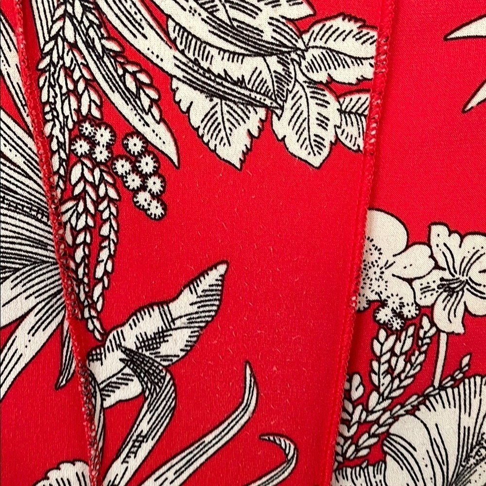 Elegant Red and Black Floral Sleeveless Dress | Size 4 FAIR CONDITION - Picture 5 of 12